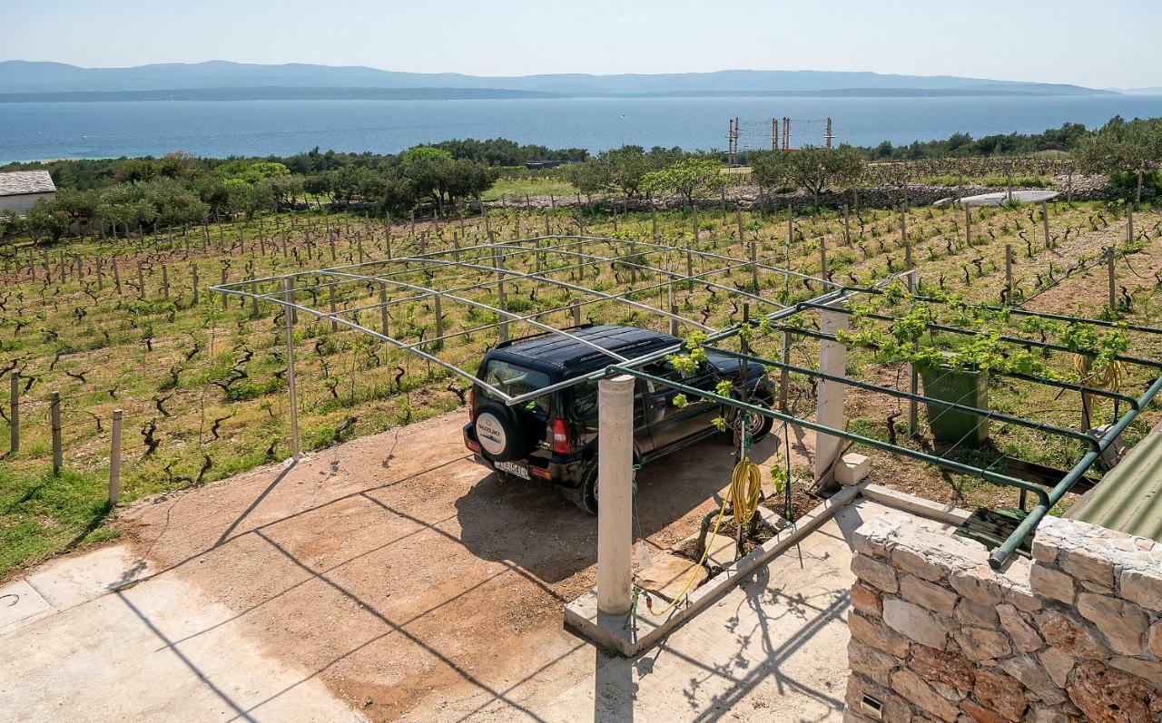 Holiday Home Vineyard House Bol Bagian luar foto