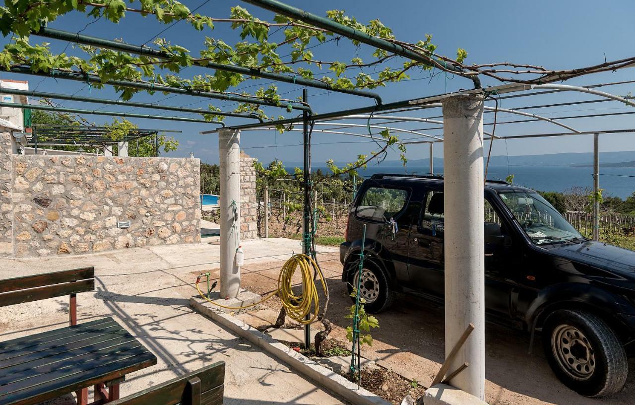Holiday Home Vineyard House Bol Bagian luar foto